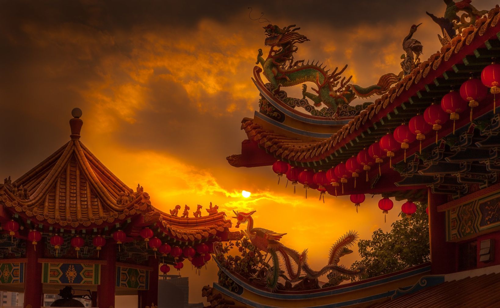 Китайский храм закат