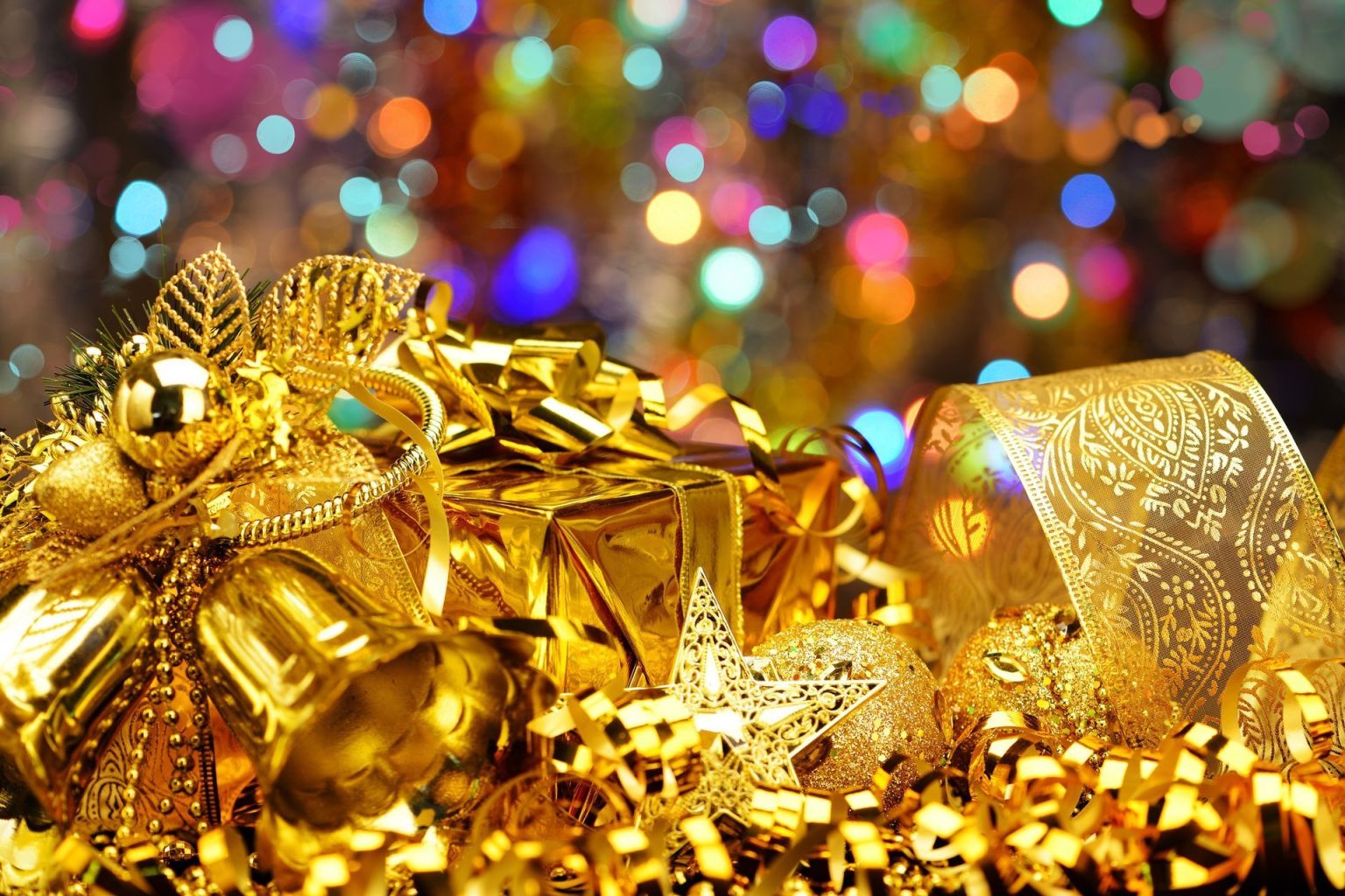 Новогодние украшения золото
