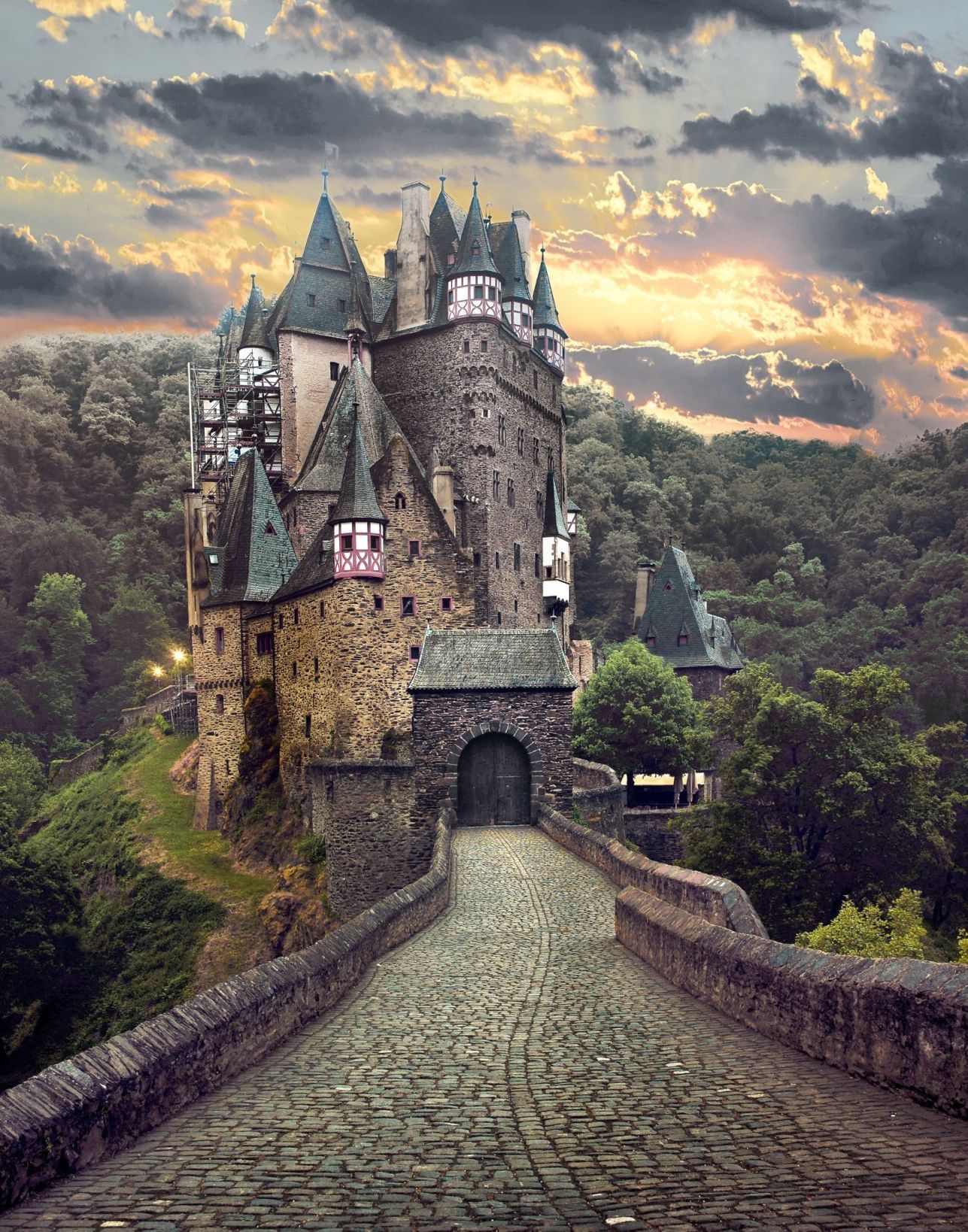 Сказочный замок Эльц