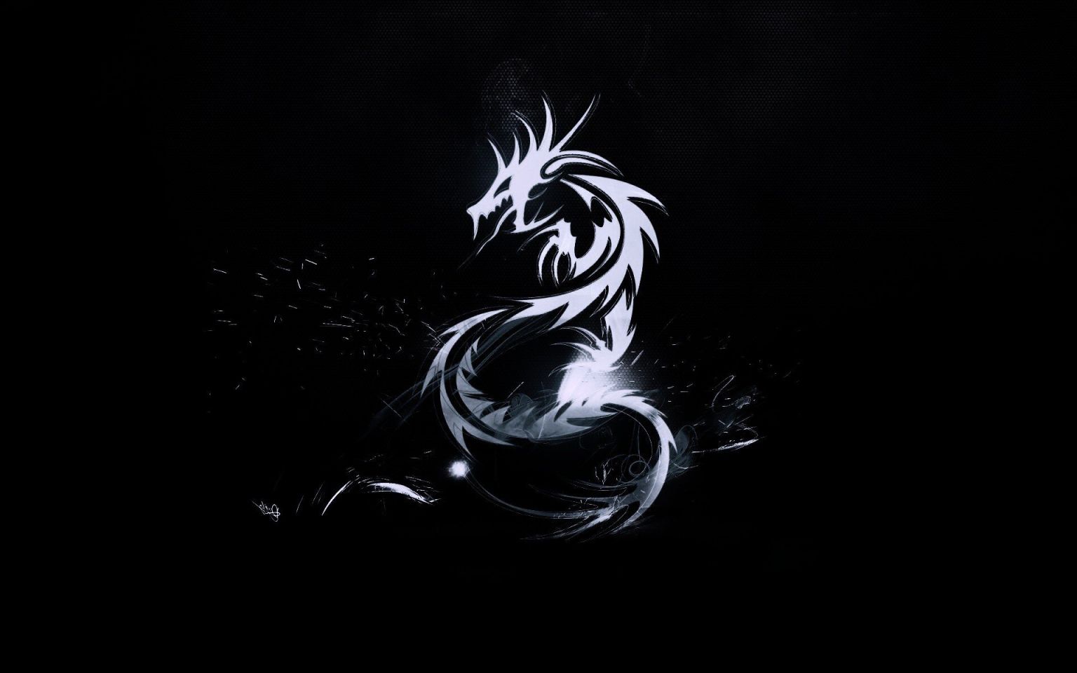 Черный дракон на черном фоне