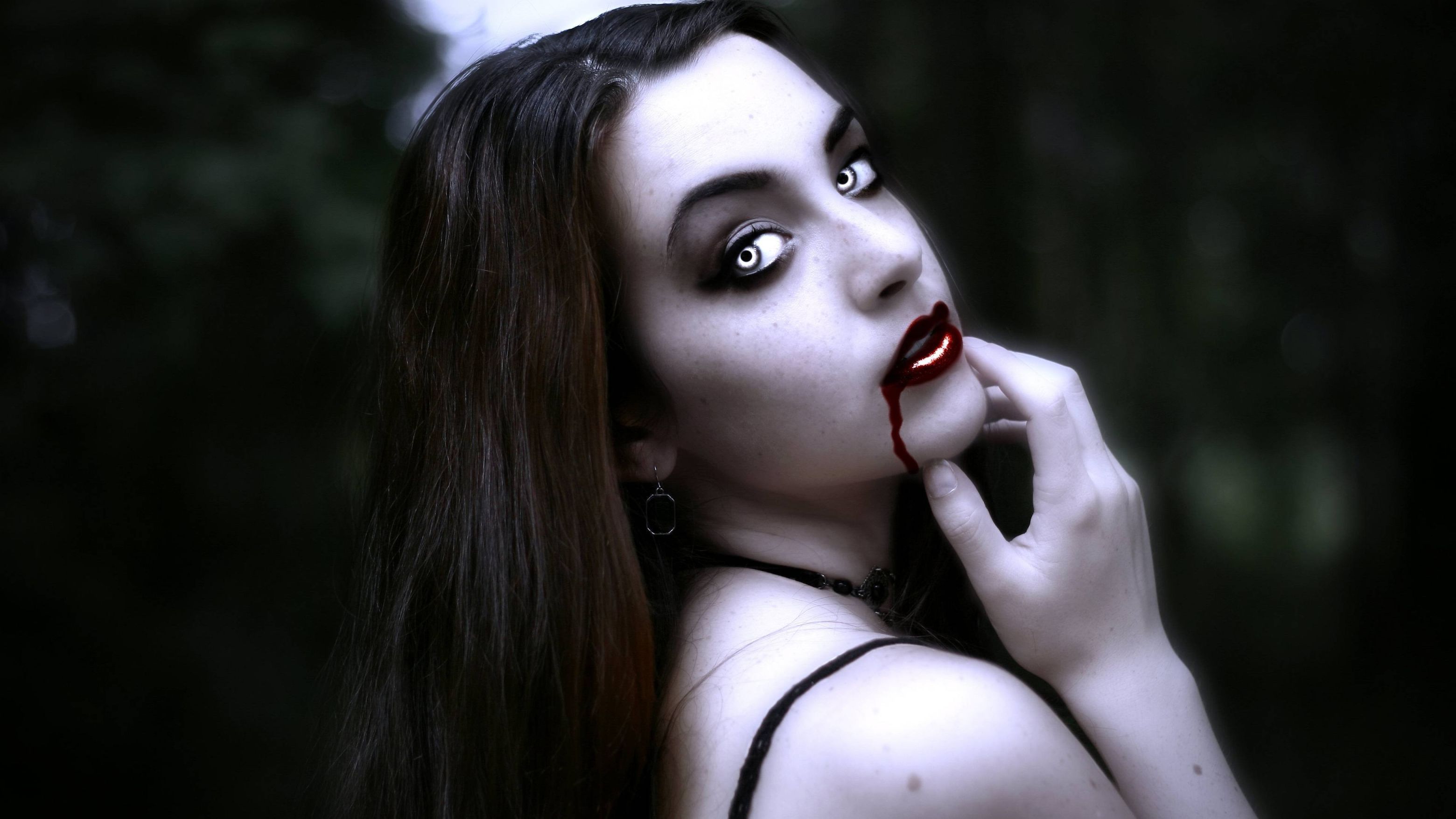 Красивые девушки вампирши