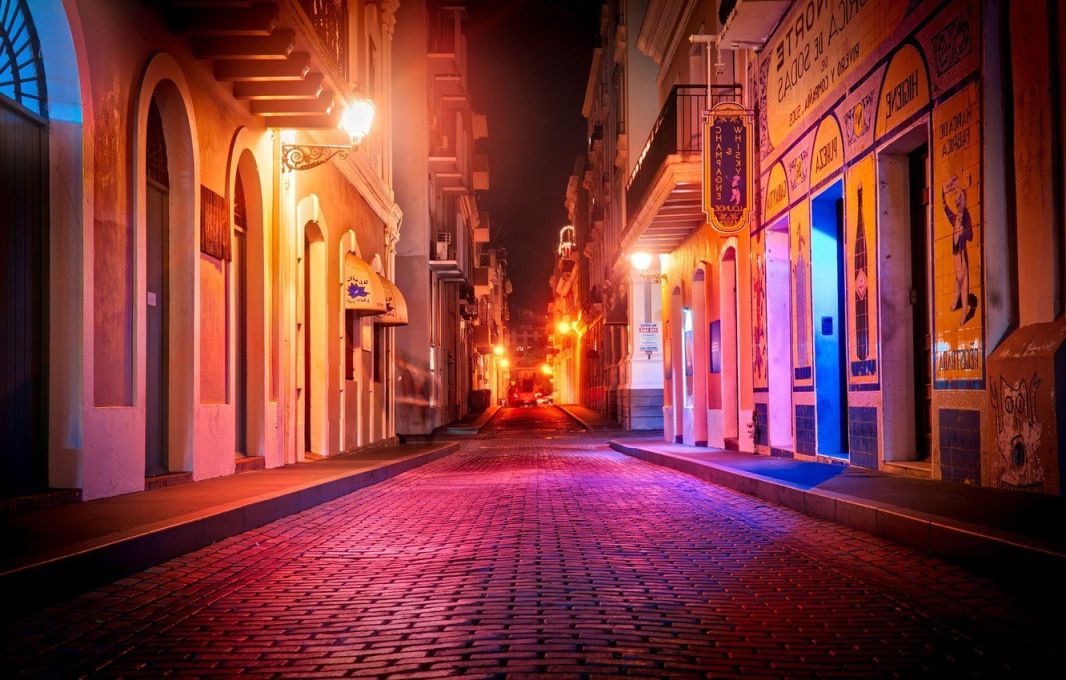 Вечерняя улица Пуэрто Рико